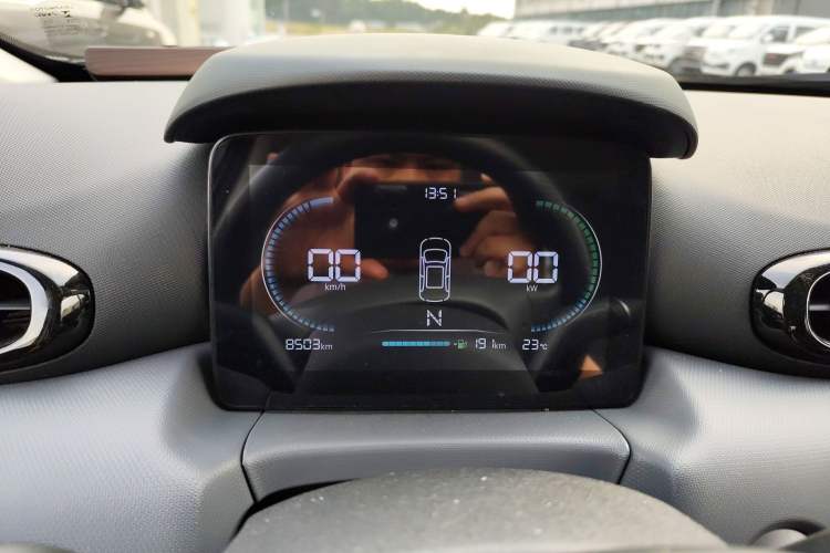 Used Leapmotor T03 2025 310 Comfort Edition Odometer Close Up