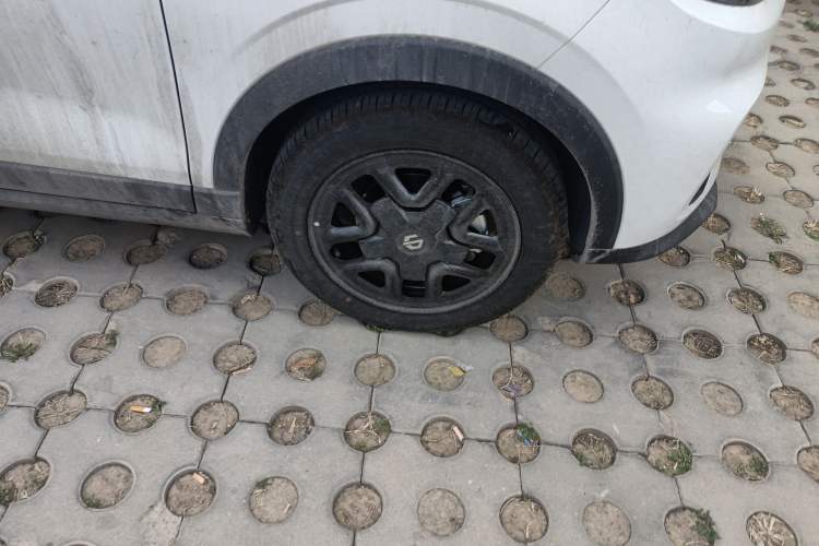 Used Leapmotor T03 2025 310 Comfort Edition Right Front Wheel Hub