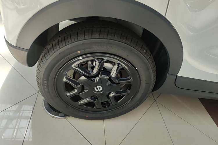 Used Leapmotor T03 2025 310 Comfort Edition Right Rear Wheel Hub