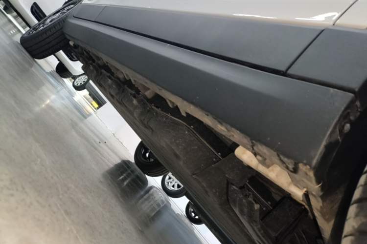 Used Leapmotor T03 2025 310 Comfort Edition Right Side Sill
