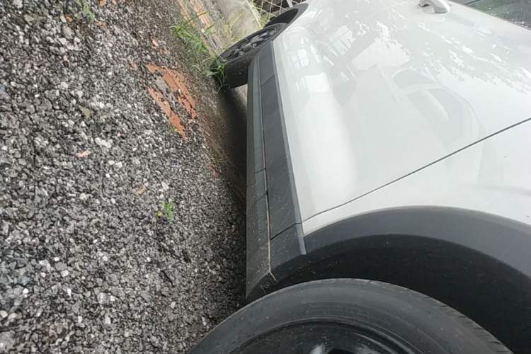 Used Leapmotor T03 2025 310 Comfort Edition Right Side Sill