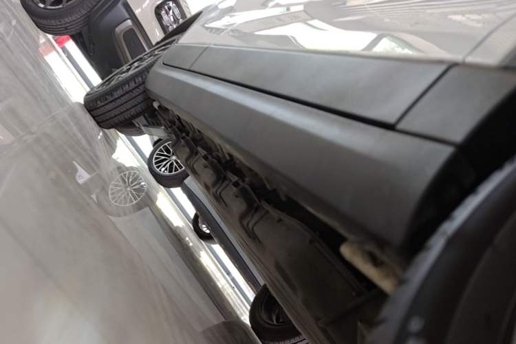 Used Leapmotor T03 2025 310 Comfort Edition Right Side Sill