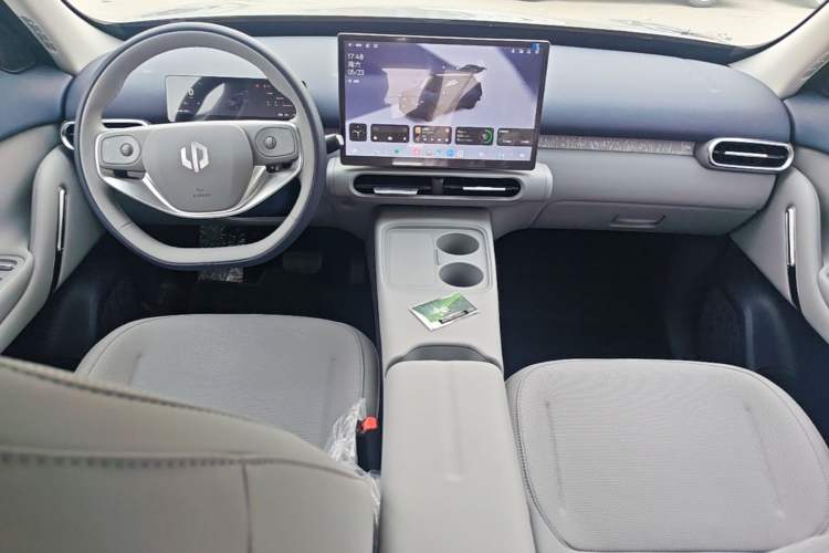 Used Leapmotor Zero Run A10 2026 Model 403 Enjoyment Edition Center Console