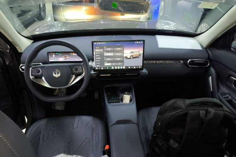 Used Leapmotor Zero Run A10 2026 Model 403 Enjoyment Edition Center Console