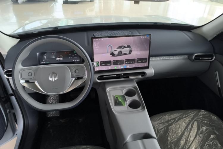 Used Leapmotor Zero Run A10 2026 Model 403 Enjoyment Edition Center Console
