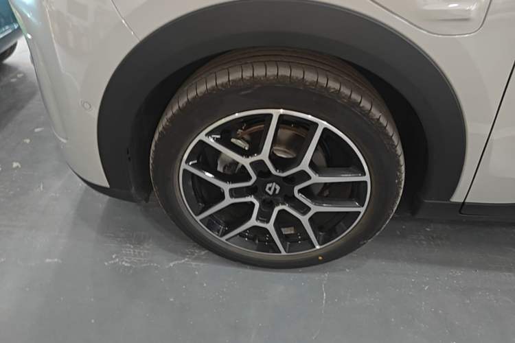 Used Leapmotor Zero Run A10 2026 Model 403 Enjoyment Edition Left Front Wheel Hub