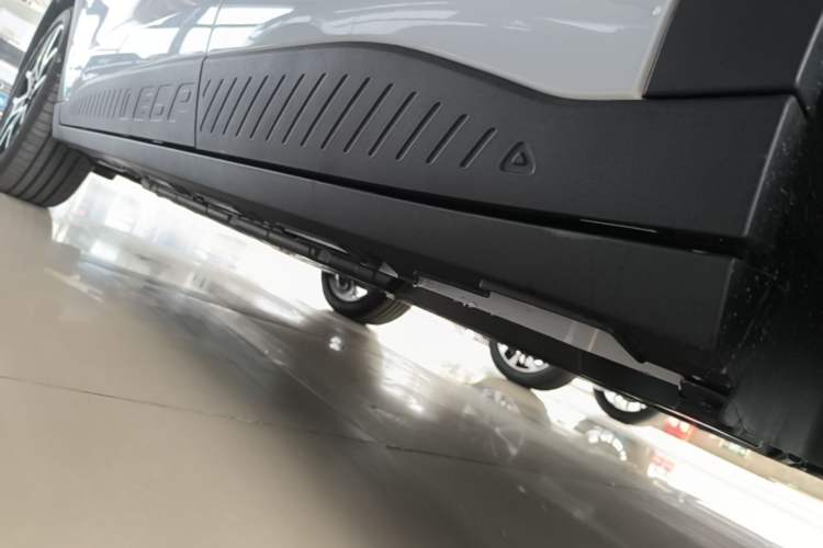 Used Leapmotor Zero Run A10 2026 Model 403 Enjoyment Edition Left Side Sill