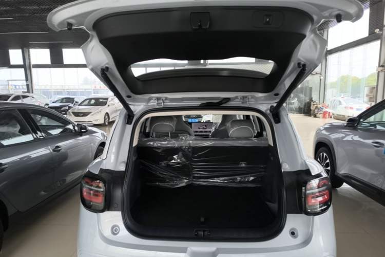Used Leapmotor Zero Run A10 2026 Model 403 Enjoyment Edition Trunk