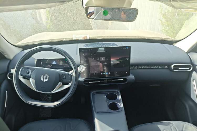Used Leapmotor Zero Run A10 2026 Model 403 Enjoyment Edition Center Console