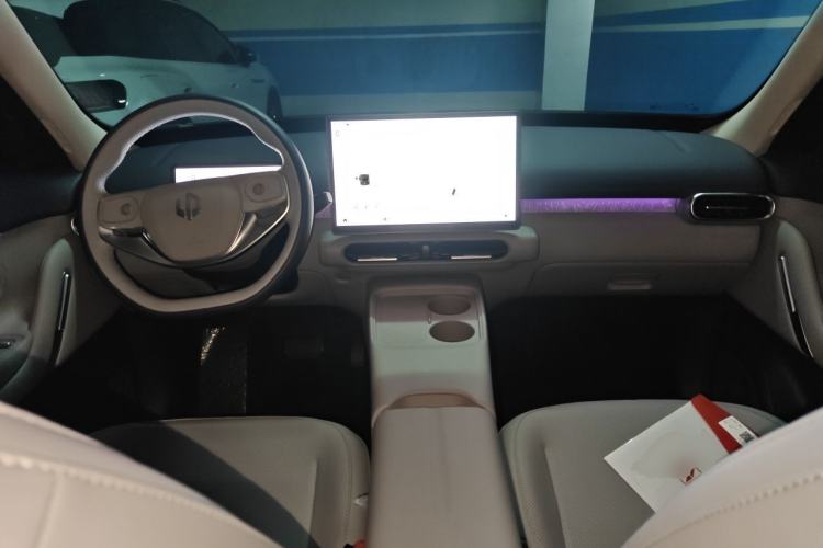 Used Leapmotor Zero Run A10 2026 Model 505 LiDAR Edition Center Console