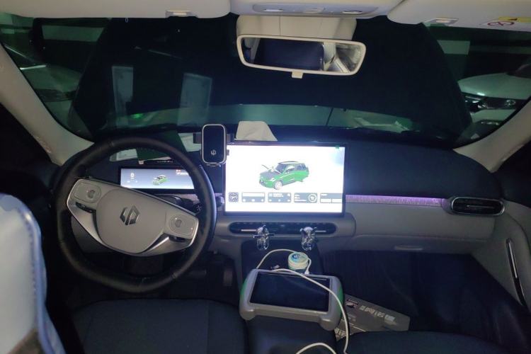 Used Leapmotor Zero Run A10 2026 Model 505 Enjoyment Edition Center Console