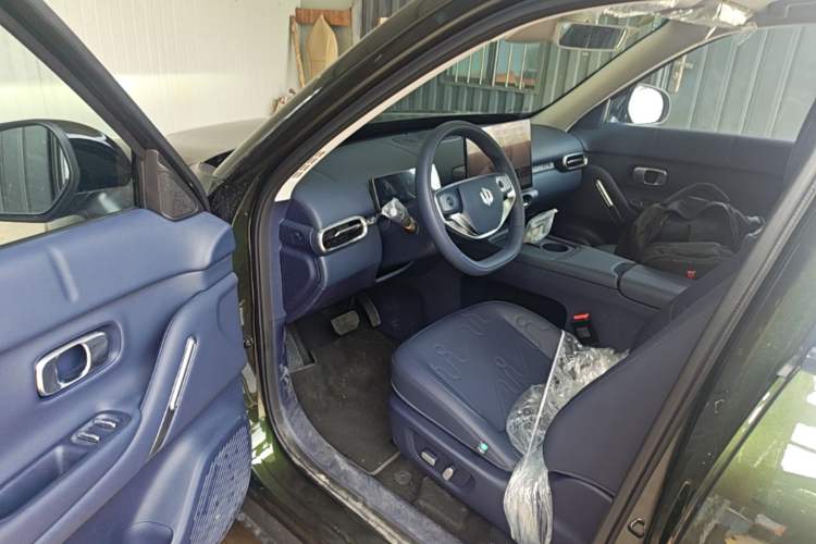 Used Leapmotor Zero Run A10 2026 Model 403 Enjoyment Edition Driver Seat
