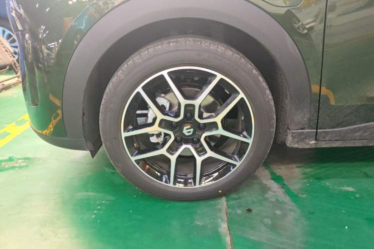 Used Leapmotor Zero Run A10 2026 Model 403 Comfort Edition Left Front Wheel Hub