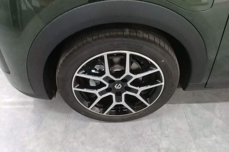 Used Leapmotor Zero Run A10 2026 Model 403 Comfort Edition Left Front Wheel Hub