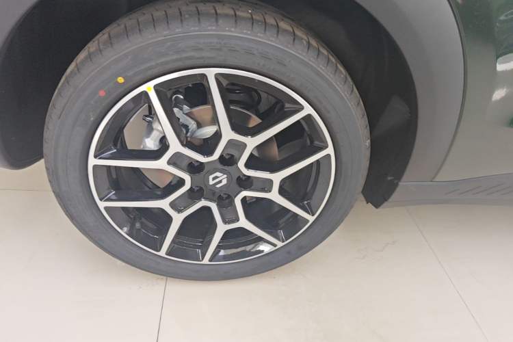 Used Leapmotor Zero Run A10 2026 Model 505 Enjoyment Edition Right Rear Wheel Hub