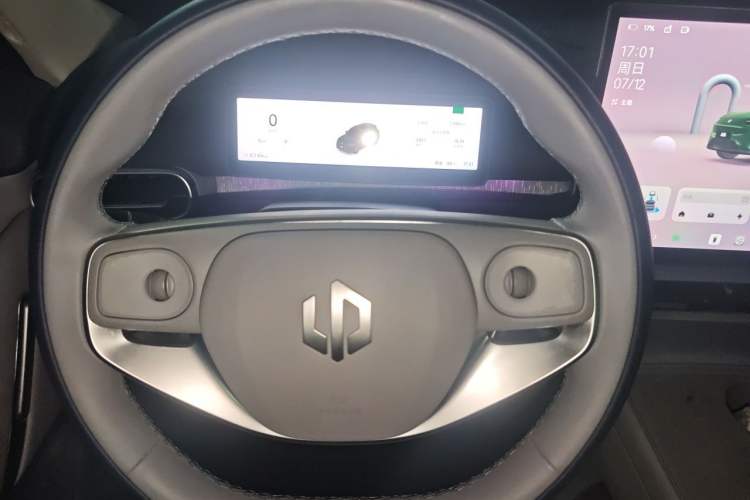 Used Leapmotor Zero Run A10 2026 Model 505 LiDAR Edition Steering Wheel