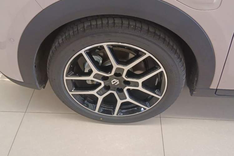 Used Leapmotor Zero Run A10 2026 Model 403 Enjoyment Edition Left Front Wheel Hub