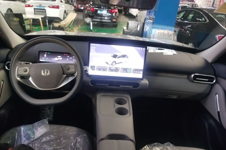 Used Leapmotor Zero Run A10 2026 Model 403 Comfort Edition Center Console
