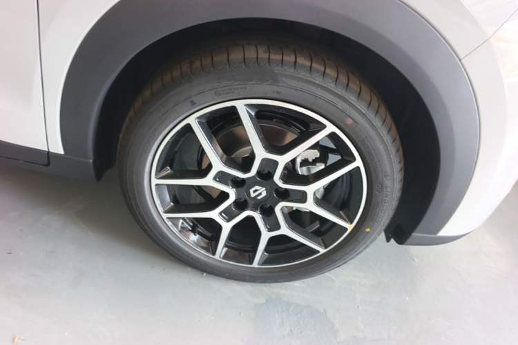 Used Leapmotor Zero Run A10 2026 Model 403 Comfort Edition Right Rear Wheel Hub
