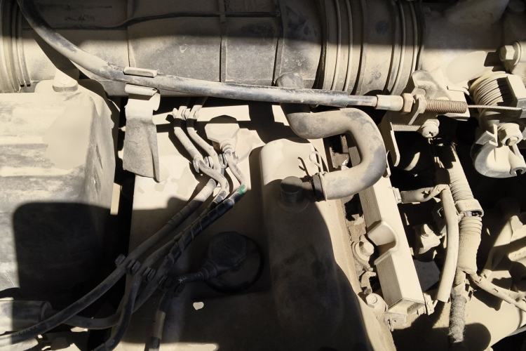 Used Leopaard 6481 2009 2.2L Manual 4x4 Engine Bay