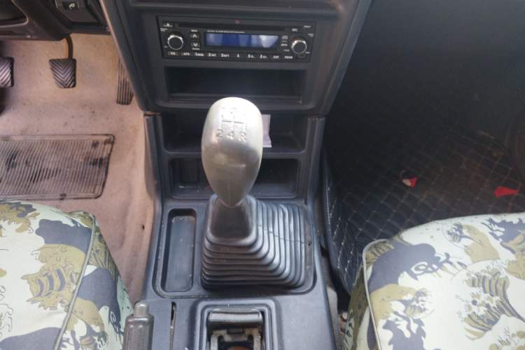 Used Leopaard 6481 2009 2.2L Manual Two-Wheel Drive Gear Lever