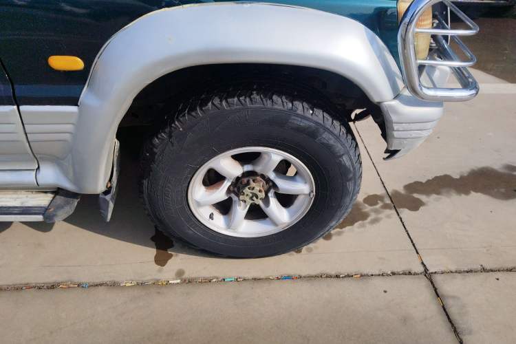 Used Leopaard 6481 2009 2.2L Manual Two-Wheel Drive Right Front Wheel Hub