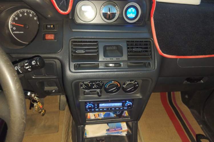 Used Leopaard 6481 2009 2.2L Manual Two-Wheel Drive Audio And AC Panel