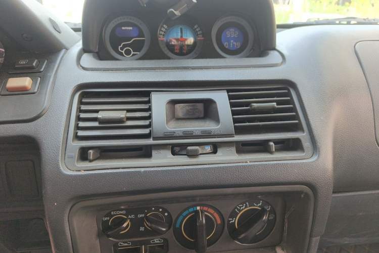 Used Leopaard 6481 2009 2.2L Manual Two-Wheel Drive Audio And AC Panel