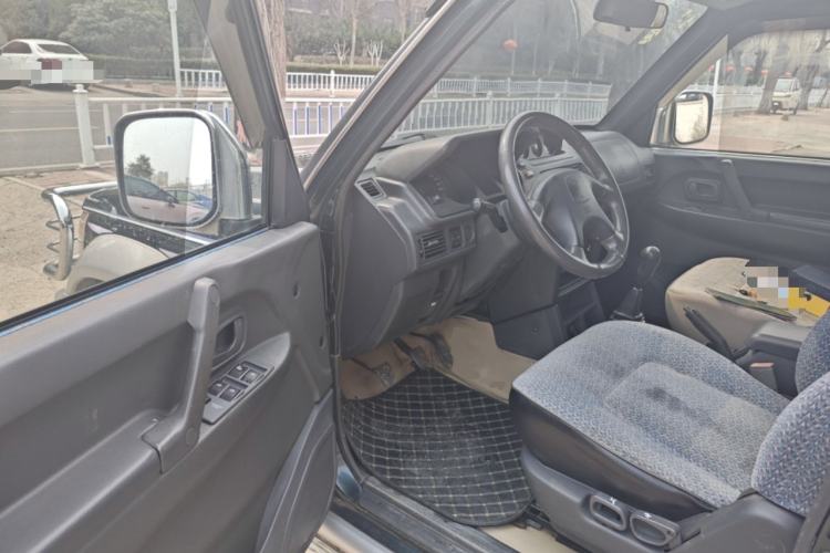 Used Leopaard 6481 2009 2.2L Manual Two-Wheel Drive Driver Seat