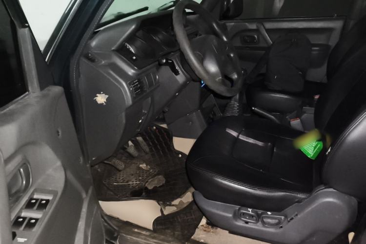 Used Leopaard 6481 2009 2.2L Manual 4x4 Driver Seat