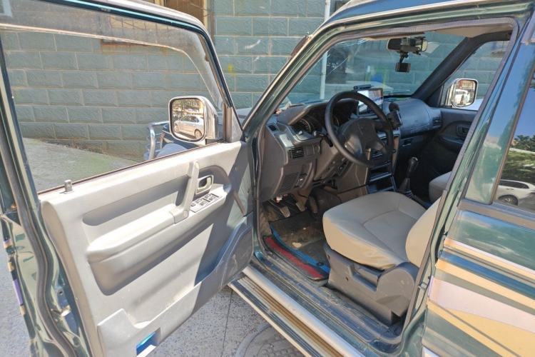 Used Leopaard 6481 2009 2.2L Manual Two-Wheel Drive Driver Seat
