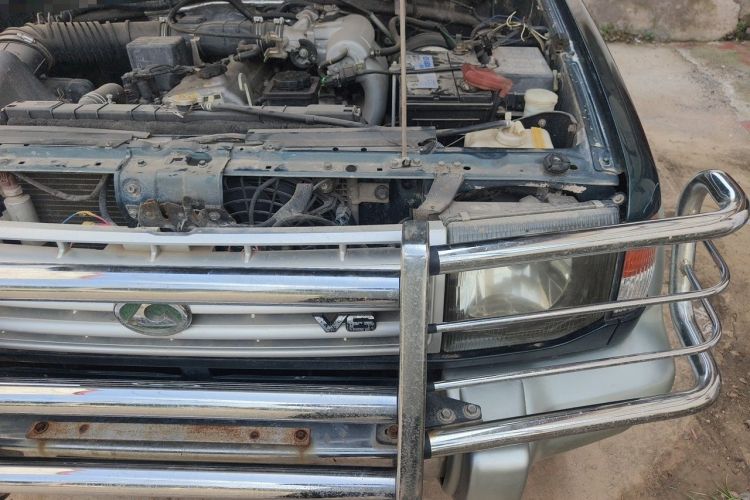 Used Leopaard 6481 2009 2.2L Manual Two-Wheel Drive Engine Bay Left