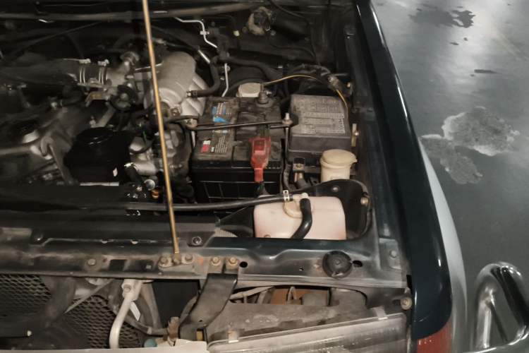 Used Leopaard 6481 2009 2.2L Manual 4x4 Engine Bay Left