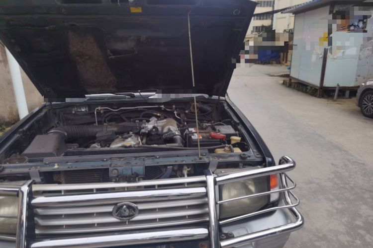 Used Leopaard 6481 2009 2.2L Manual Two-Wheel Drive Engine Bay Left