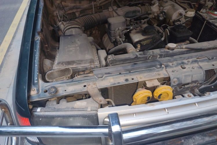 Used Leopaard 6481 2009 2.2L Manual Two-Wheel Drive Engine Bay Right
