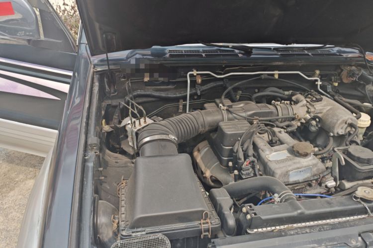 Used Leopaard 6481 2009 2.2L Manual Two-Wheel Drive Engine Bay Right
