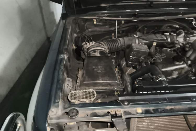 Used Leopaard 6481 2009 2.2L Manual 4x4 Engine Bay Right