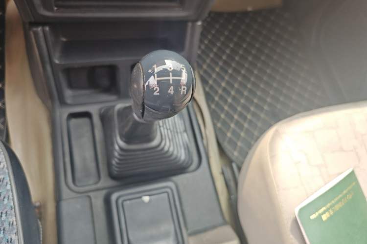 Used Leopaard 6481 2009 2.2L Manual Two-Wheel Drive Gear Lever