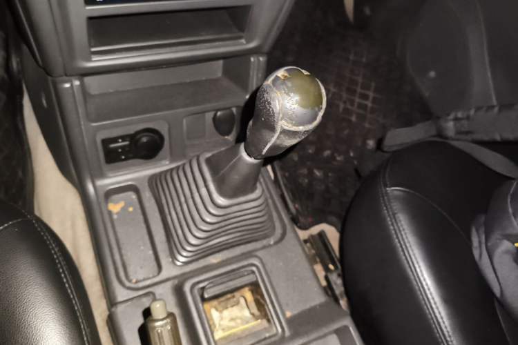 Used Leopaard 6481 2009 2.2L Manual 4x4 Gear Lever