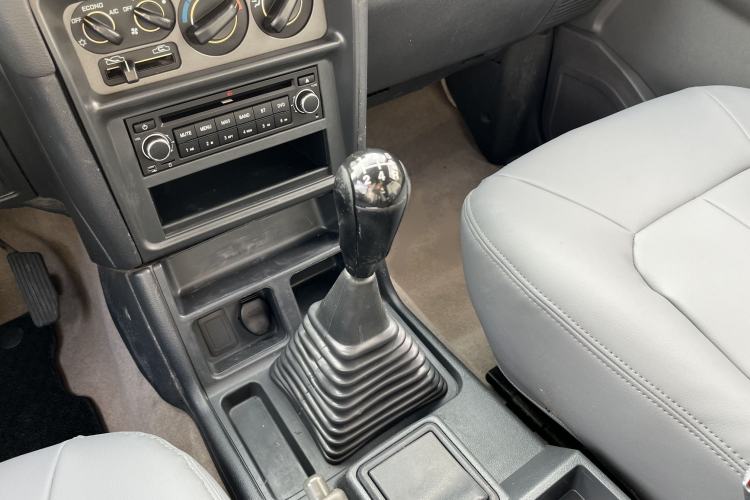 Used Leopaard 6481 2009 2.2L Manual Two-Wheel Drive Gear Lever