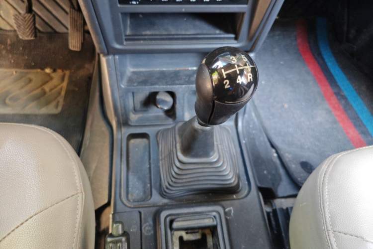 Used Leopaard 6481 2009 2.2L Manual Two-Wheel Drive Gear Lever