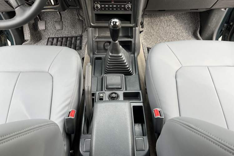 Used Leopaard 6481 2009 2.2L Manual Two-Wheel Drive Interior 7