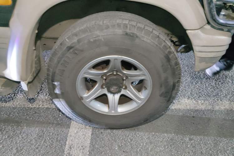 Used Leopaard 6481 2009 2.2L Manual Two-Wheel Drive Right Front Wheel Hub