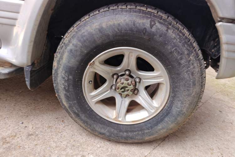 Used Leopaard 6481 2009 2.2L Manual Two-Wheel Drive Right Front Wheel Hub