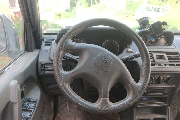 Used Leopaard 6481 2009 2.2L Manual Two-Wheel Drive Steering Wheel