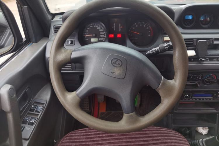Used Leopaard 6481 2009 2.2L Manual Two-Wheel Drive Steering Wheel