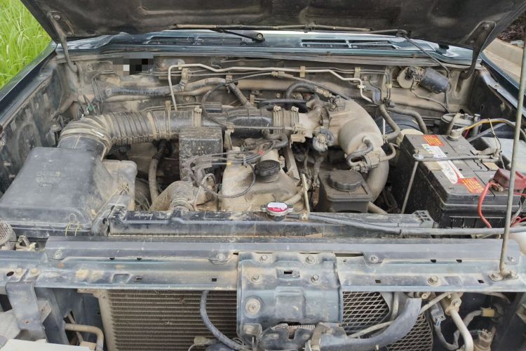 Used Leopaard 6481 2009 2.2L Manual 4x4 Engine Bay
