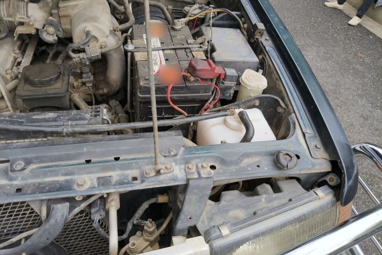 Used Leopaard 6481 2009 2.2L Manual 4x4 Engine Bay Left