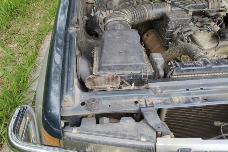 Used Leopaard 6481 2009 2.2L Manual 4x4 Engine Bay Right