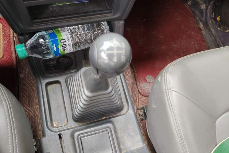 Used Leopaard 6481 2009 2.2L Manual 4x4 Gear Lever